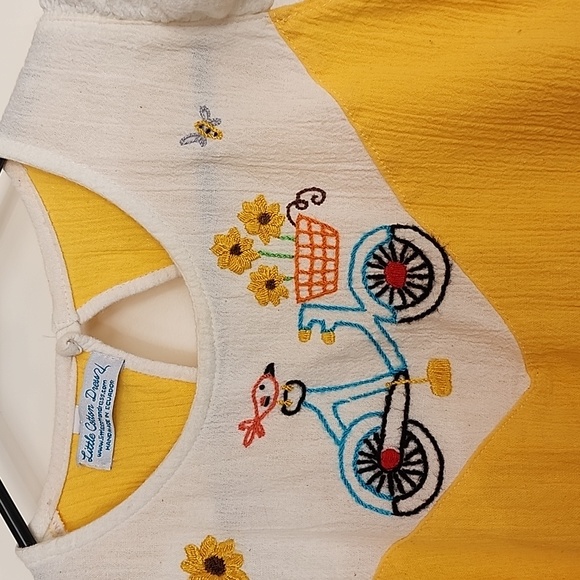 Handmade girl dress with embroidery - Picture 2 of 2